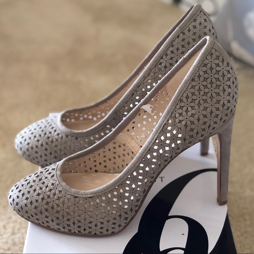 Nine West nude closed toe heel, brand new size 7.5